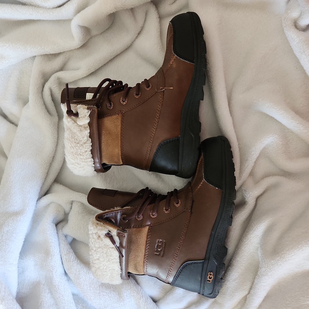 Butte II Waterproof Winter BootUGG® kids siz2